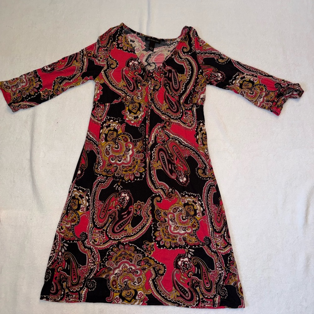 Women's Paisley Print V-Neck Dress in Black and Red INC size large